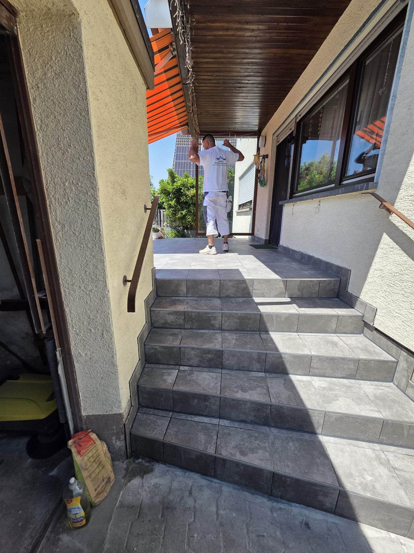 Renovierte Treppenanlage im Außenbereich